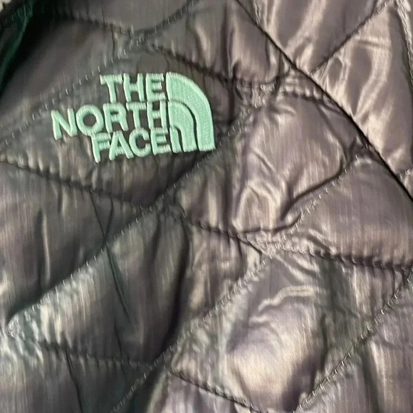 The North face Thermaball light quilted jacket - Picture 7 of 9